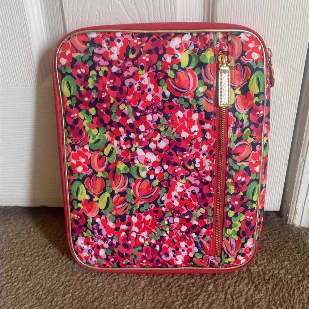 Lilly Pulitzer Agenda Folio in the Wild floral Confetti pattern